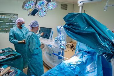 Zavádíme robotické operace kyčle - jako první v ČR