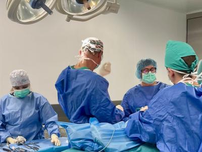 Klinika mezi prvními v Evropě v zavádění ortopedických robotických operací