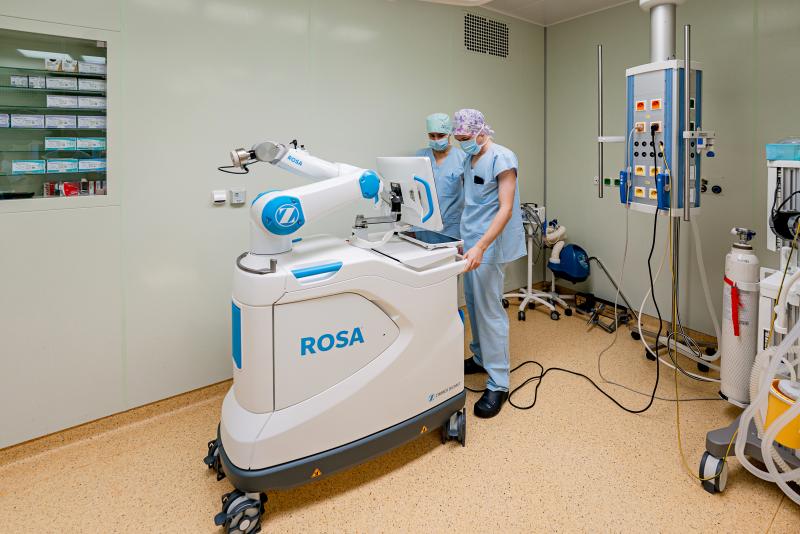 Zavádíme robotické operace kyčle - jako první v ČR
