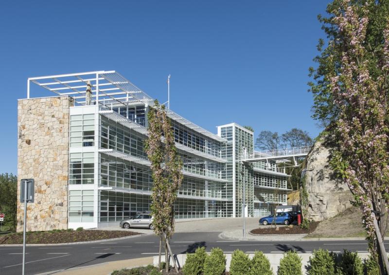 Změny v parkování u Kliniky Dr. Pírka